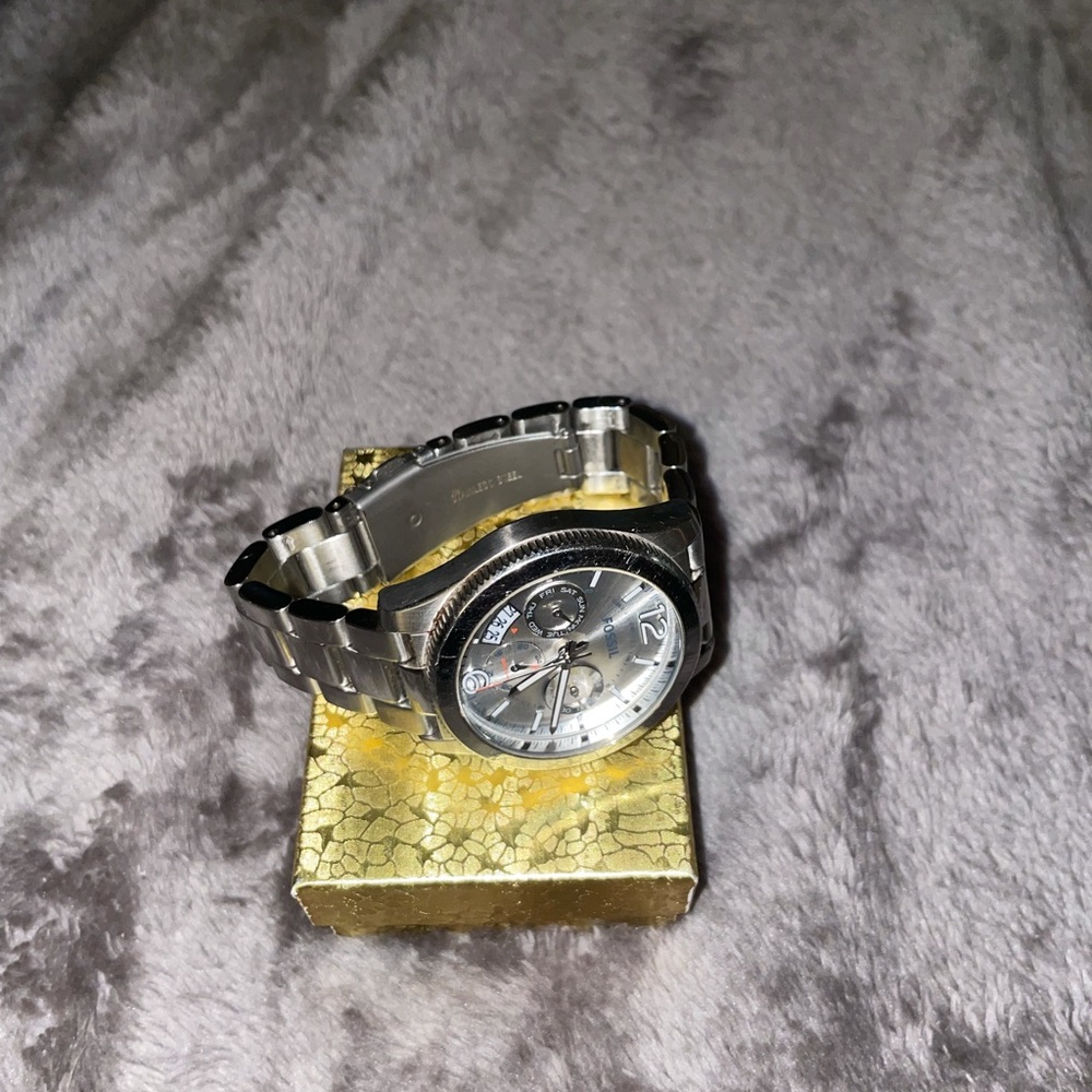 Fossil Watch - Picture 2 of 5